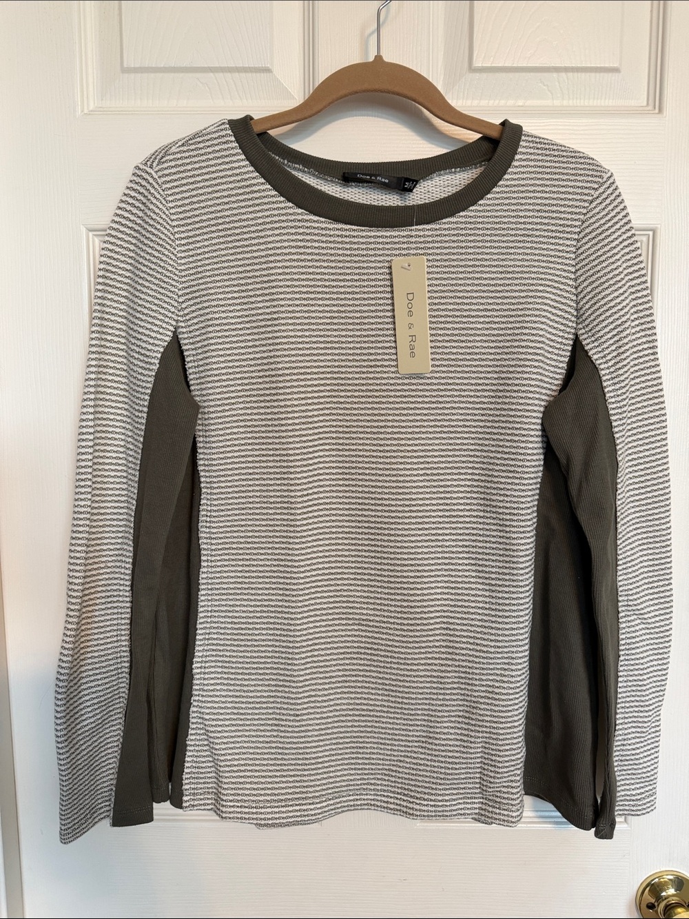 Doe & Rae Olive-Trim Cream Striped Ribbed Long Sleeve Top NWT (0021)